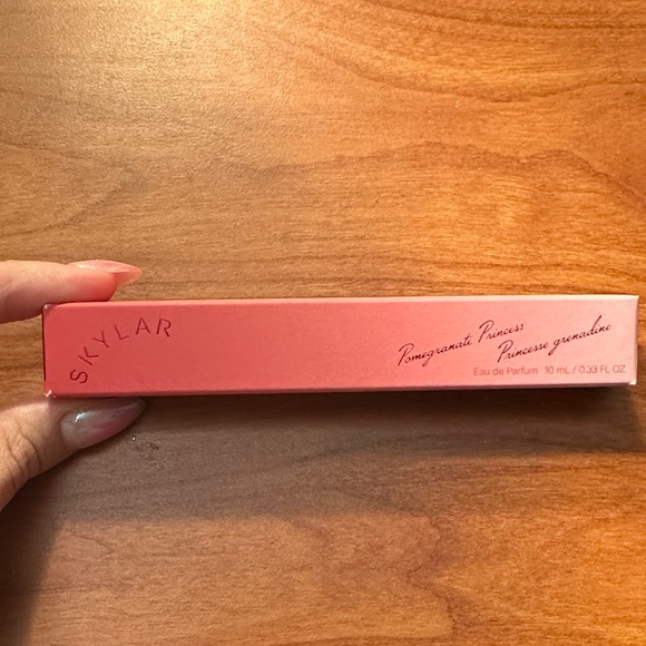 Skylar Pink Lip Gloss - Picture 2 of 4